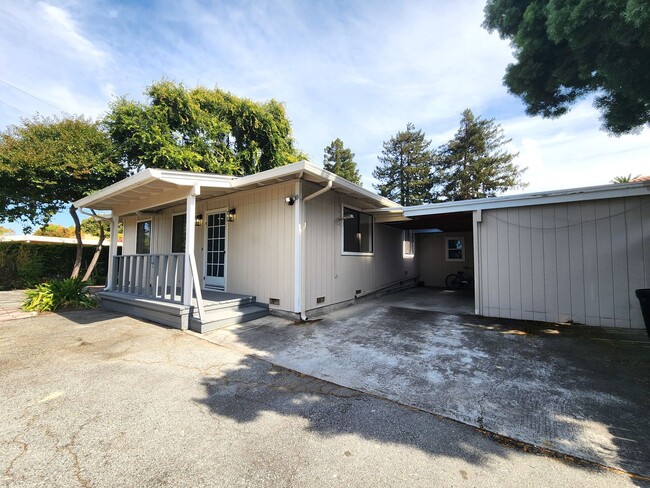 Building Photo - Newly Remodeled Duplex in Palo Alto Availa...