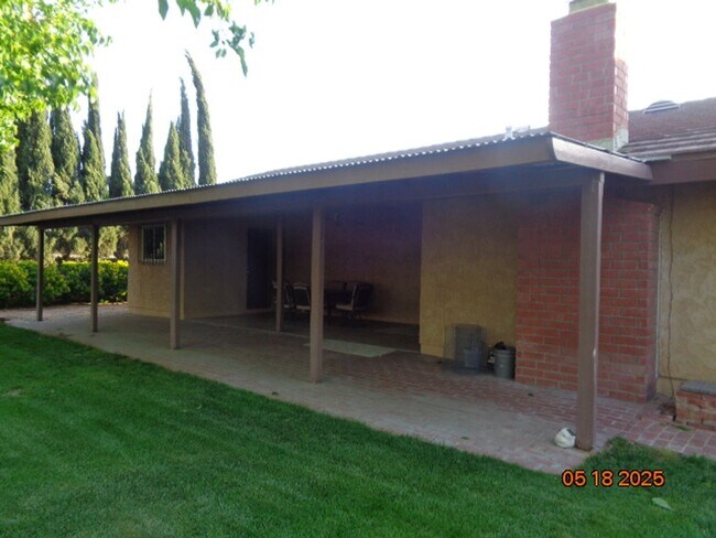 Building Photo - Custom Home in Quartz Hill on a Large Lot