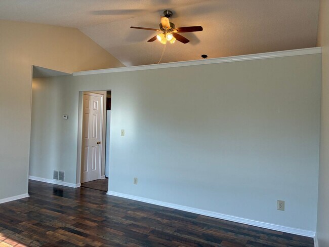 Building Photo - 1331 AmandaJo Drive