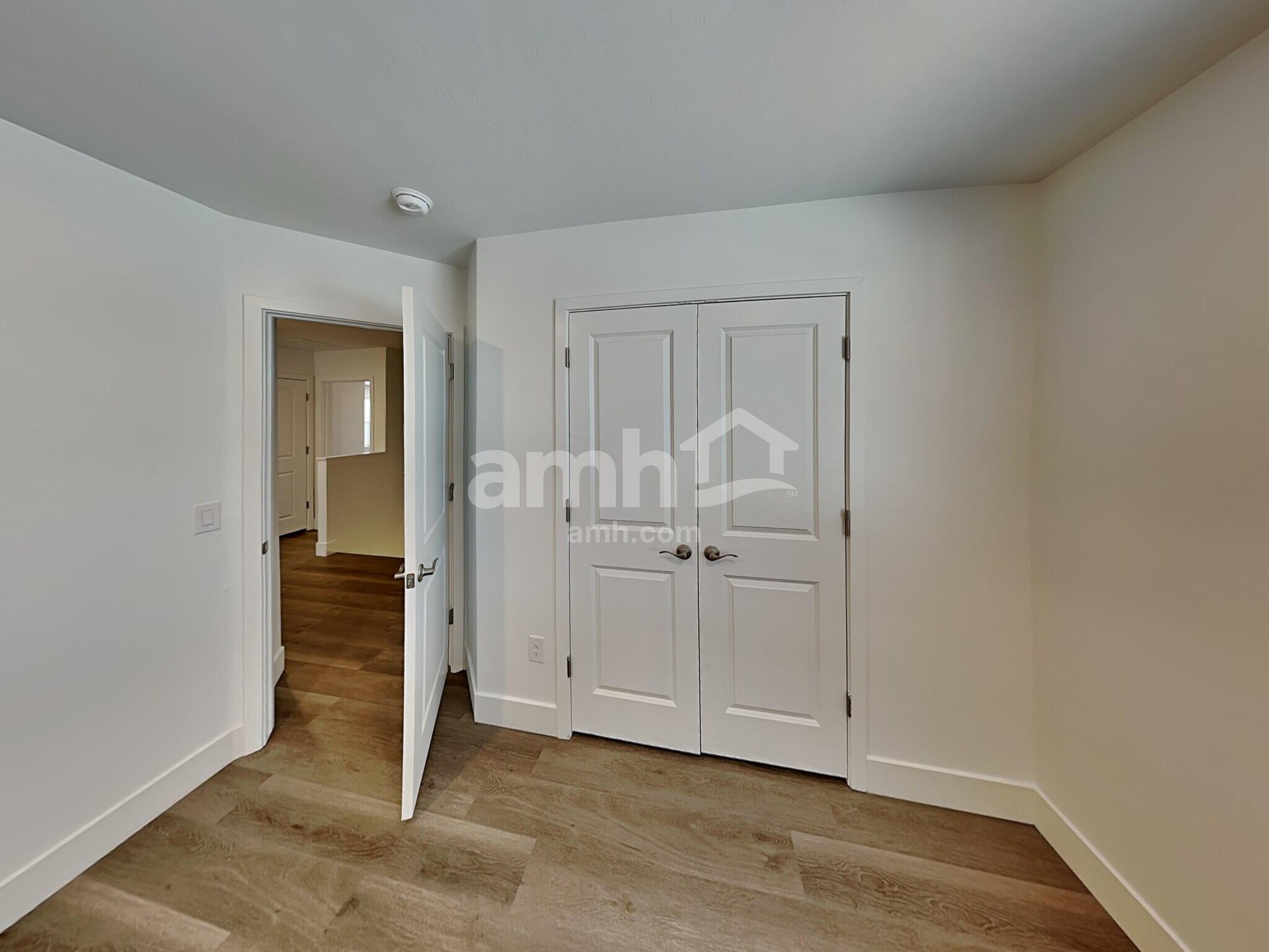 Building Photo - 9628 Harkes Dr