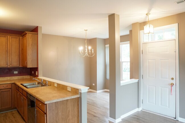 Building Photo - 1574 Millbrook Dr