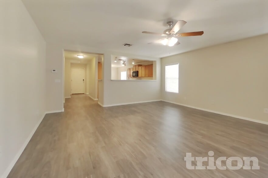 Building Photo - 11634 W Vogel Ave