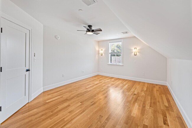 Building Photo - 48-50 Water st - Unit 3