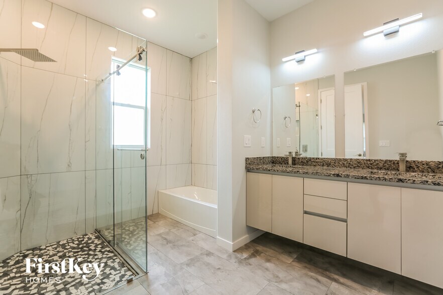 Building Photo - 4391 Cuthbert Ave