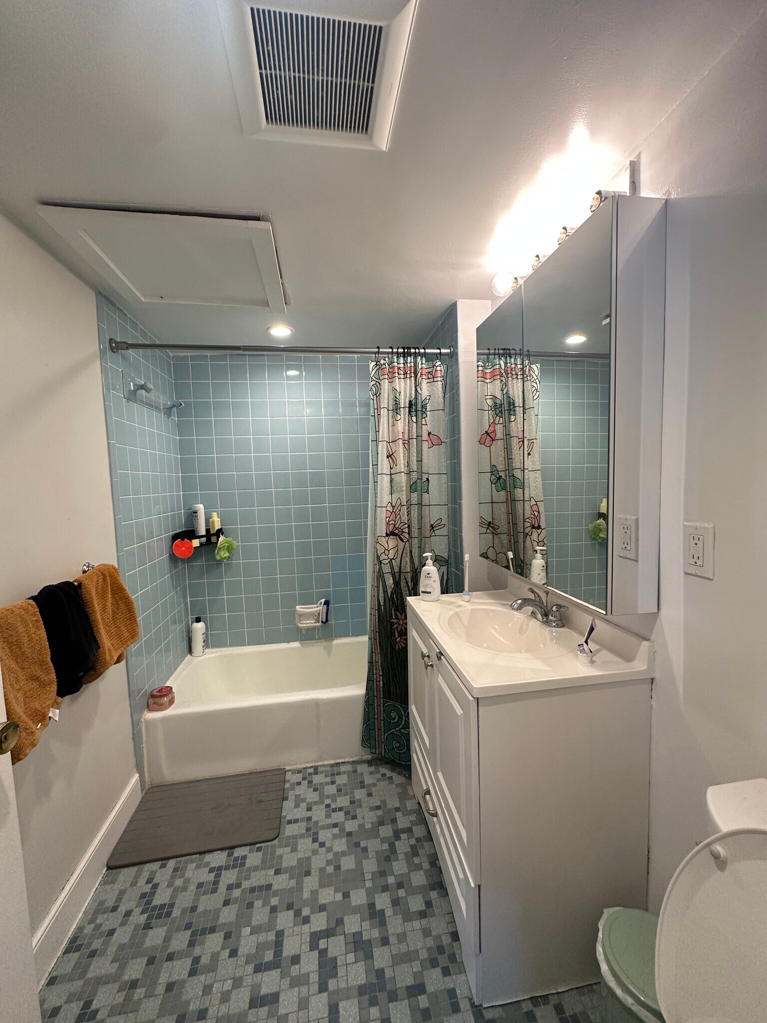 Building Photo - 100 Riverway