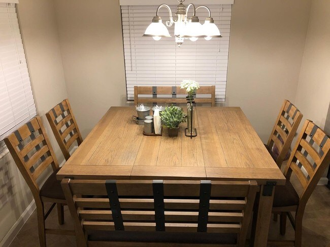 Building Photo - 5516 Sedgefield St