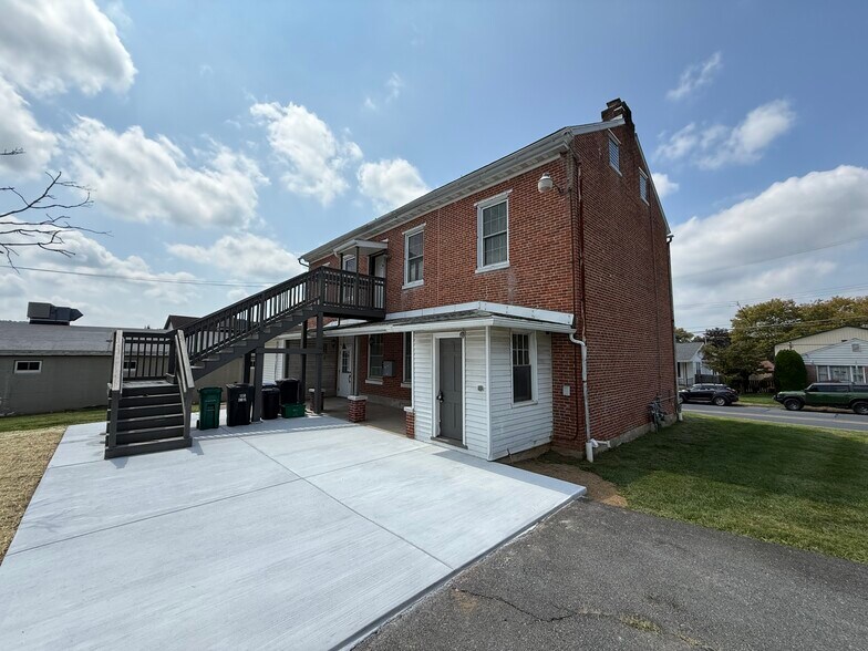 Building Photo - 1530 New Holland Rd
