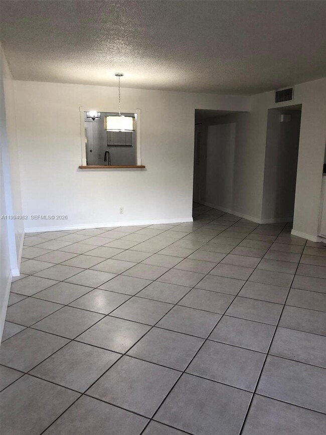 Building Photo - 404 NW 68th Ave