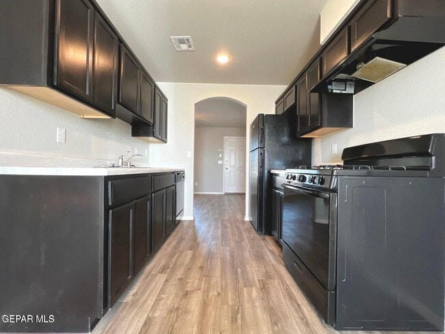 Building Photo - 913 Galaxia Dr