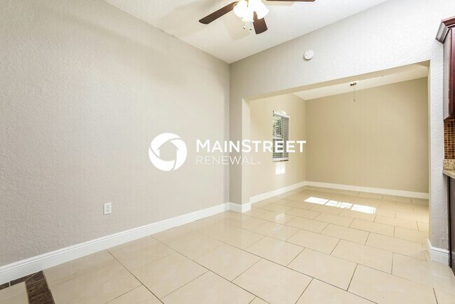 Building Photo - 3 Bedroom Pet-Friendly Home in Apopka, FL with Main Street Renewal