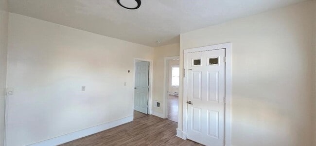 Building Photo - 18 Linden St