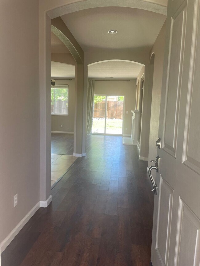 Building Photo - Beautiful Double Diamond Ranch Home For Rent
