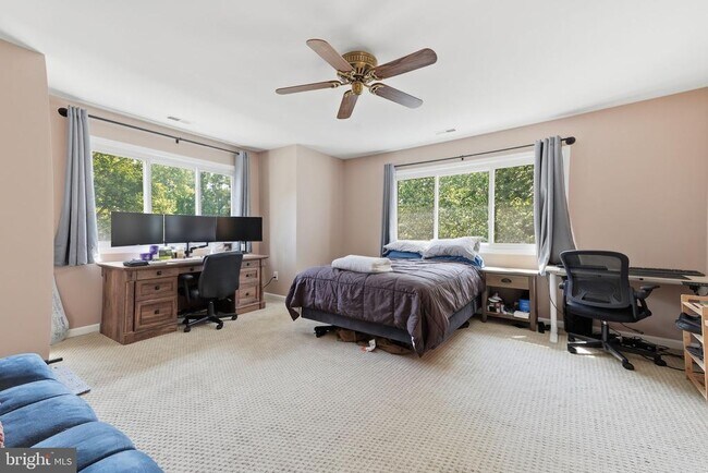 Building Photo - 47656 Pennrun Way