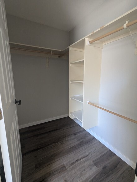Building Photo - 535 Sawtooth St