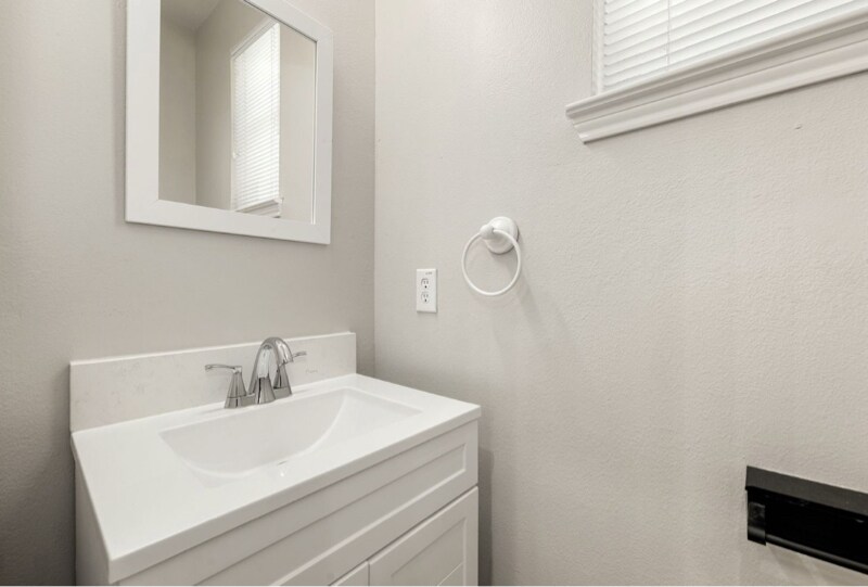 Building Photo - 4835 Montclair Hill Ln