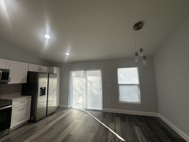 Building Photo - 13770 SW 113th Ln