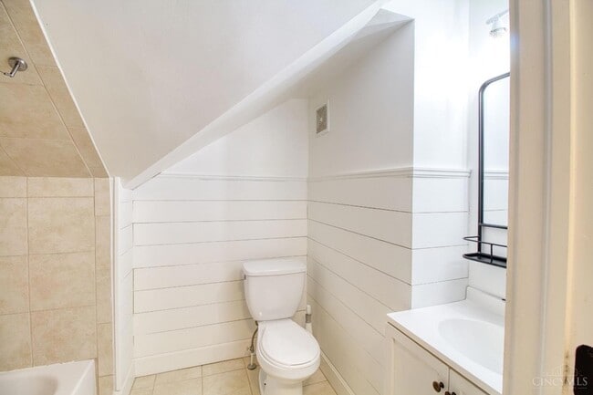 Building Photo - 7249 State Rd