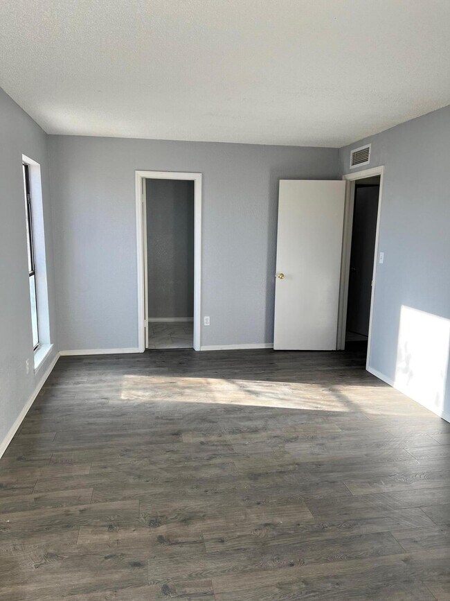 Building Photo - 1502 Monte Sanders Ln