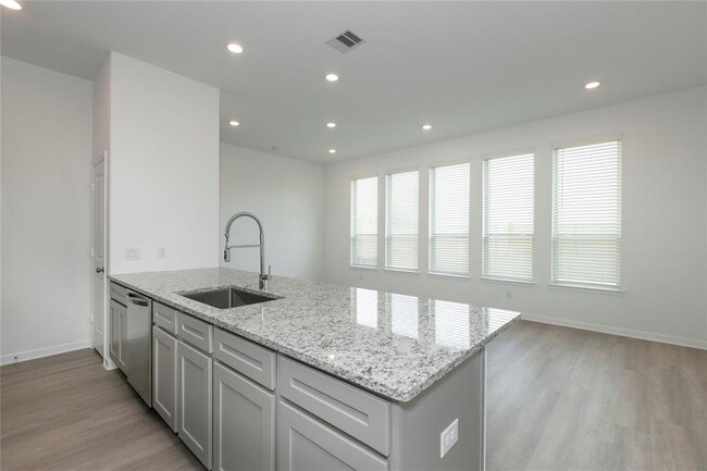 Building Photo - 4022 Balboa Dr