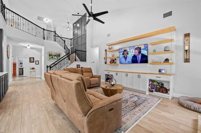 Building Photo - 208 Arrezo Ln