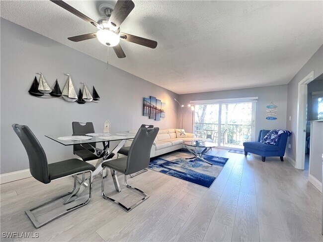 Building Photo - 400 Forest Lakes Blvd