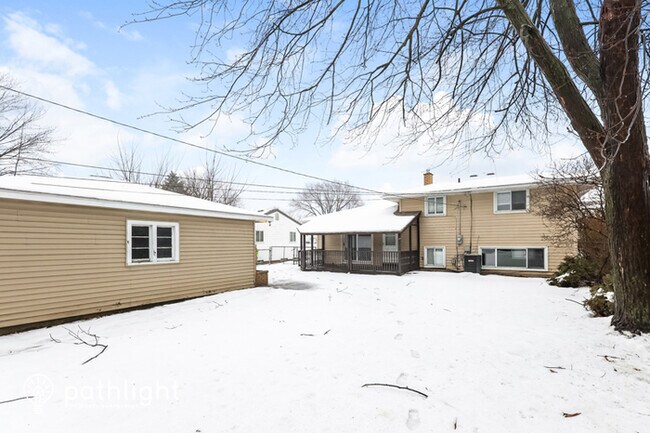 Building Photo - 33642 Newport Drive