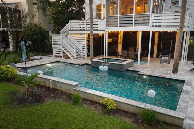 Building Photo - 1353 Black River Dr