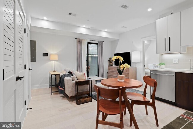 Building Photo - 3933 14th St NW