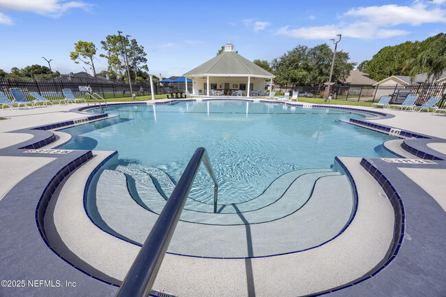 Building Photo - 12196 Lake Fern Dr