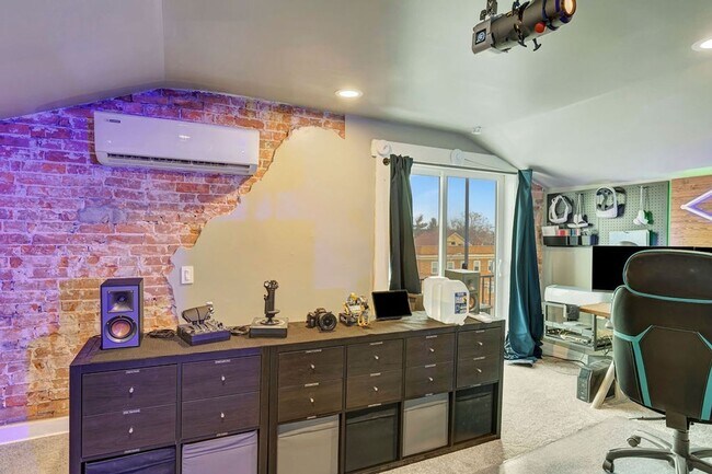 Building Photo - Charming 3BR Duplex in Covington