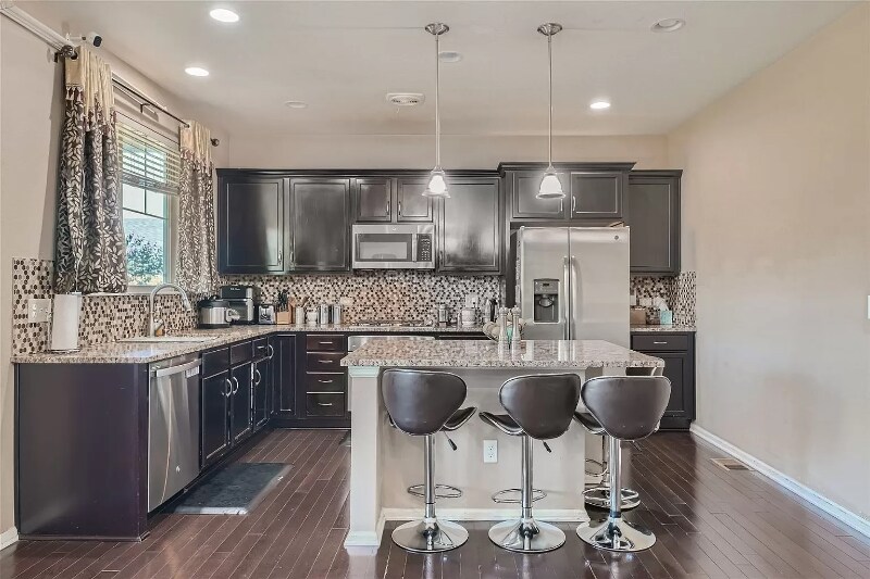 Building Photo - 26059 E Davies Dr