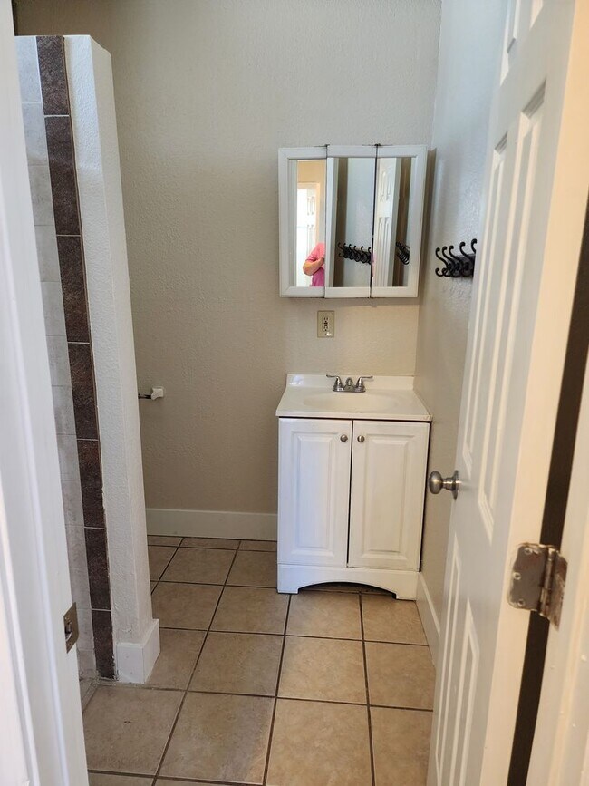 Building Photo - 3 bedroom 1 bath with Garage converted to ...
