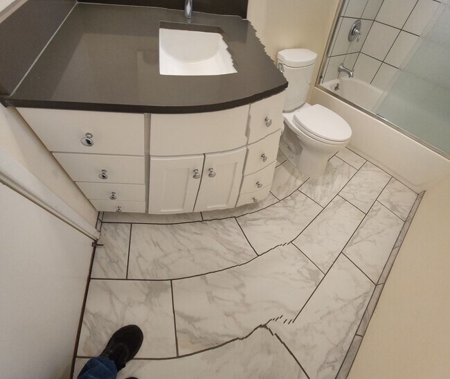 Building Photo - 5 Bedroom 3 bathroom in close proximity to POLY CAMPUS!