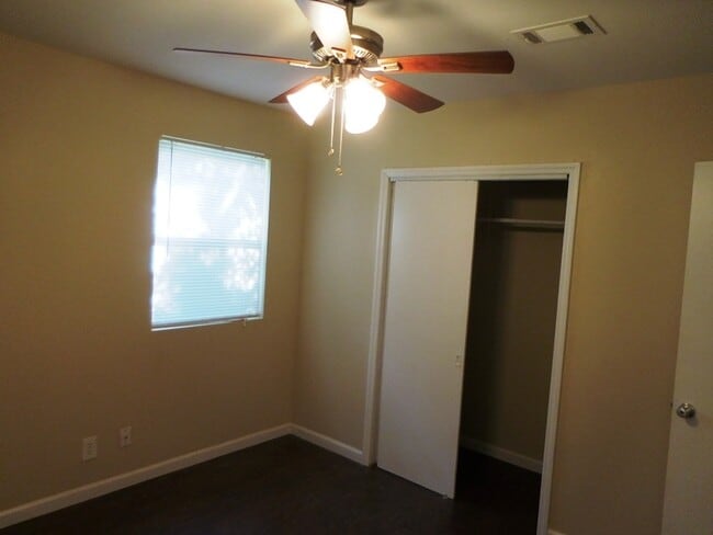 Building Photo - 1668 Pepper Dr