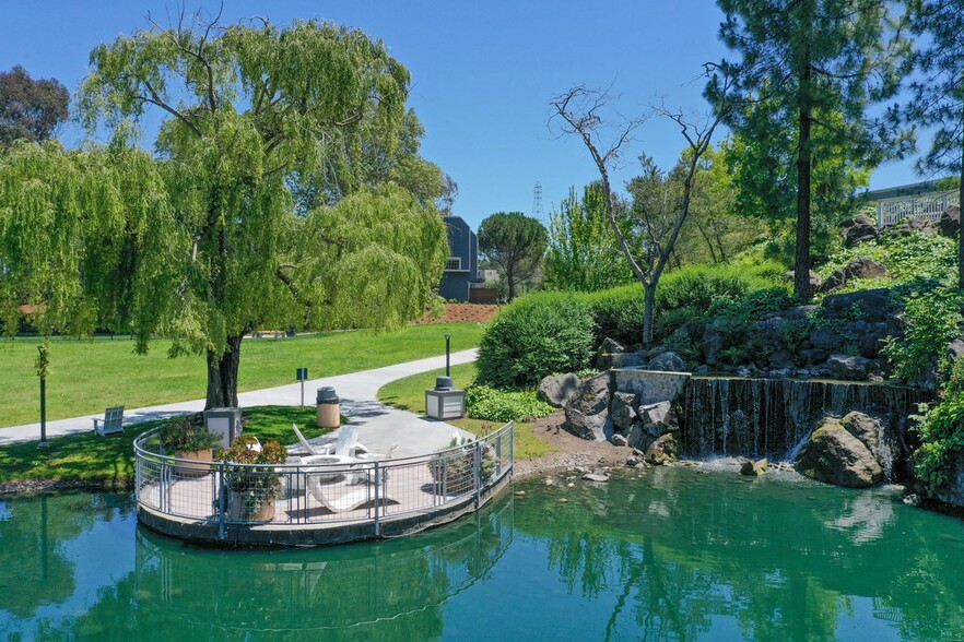 Primary Photo - Serenity at Larkspur