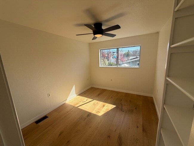 Building Photo - Spacious 4 Bedroom | 3 Bathroom | House in Curtis Park