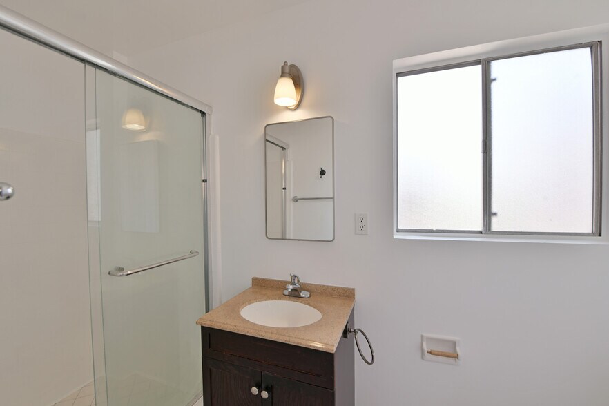 Building Photo - 1436 S Bedford St