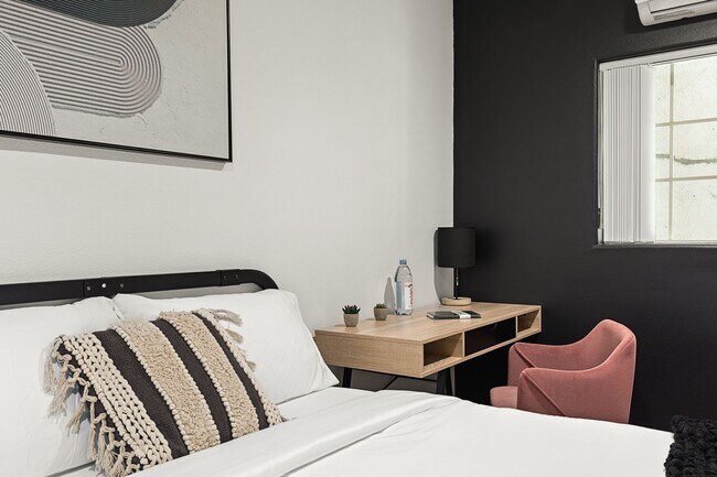 Building Photo - 10777 Ashton Ave