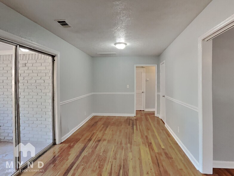 Building Photo - 1768 Santa Cruz Dr