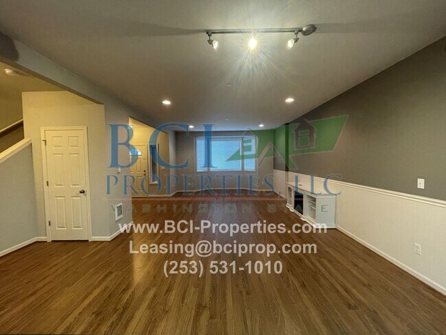 Building Photo - Beautiful 3 Bedroom House in Puyallup Available July 1, 2026!