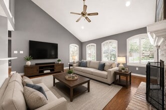 Building Photo - 4003 W Valley Dr