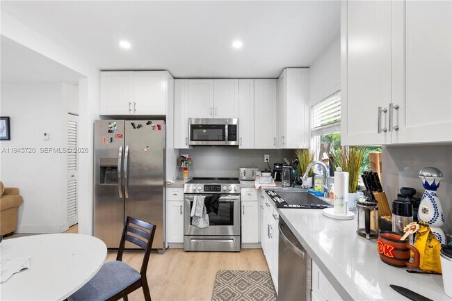 Building Photo - 5854 SW 62nd St