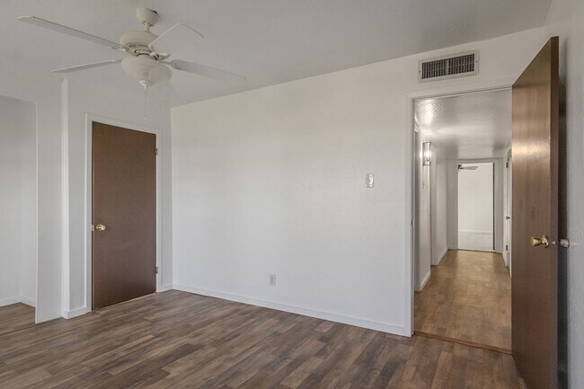 Building Photo - 3025 W Ohara Rd