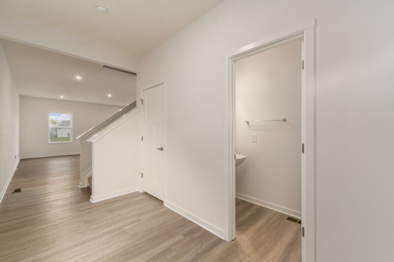 Building Photo - 2816 Horsham Dr