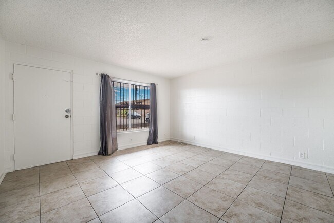 Building Photo - 1 Bedroom Downstairs  Condo Unit Near the Strip! Move in Special $199 for the first month rent!