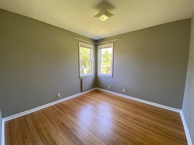 Building Photo - Lovely Cully Home with Bonus Loft, Basemen...