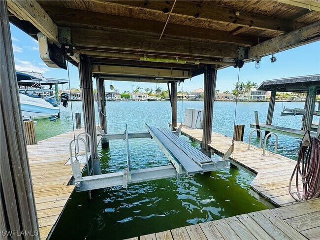 Building Photo - 140 W Pago Pago Dr