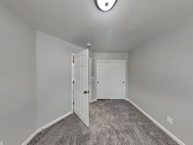 Building Photo - 8578 W Wing Dr