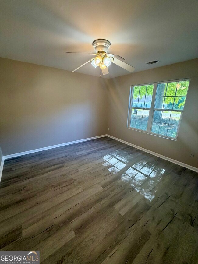 Building Photo - 110 Alice Dr