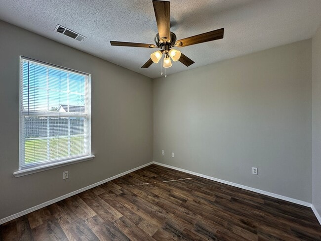 Building Photo - 1707 Plumbark Dr